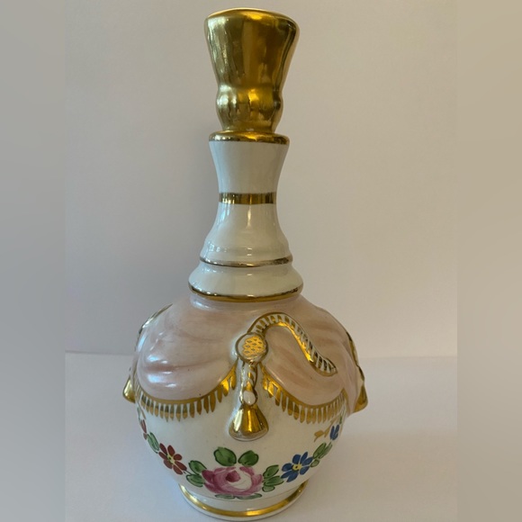 Carlin Comforts Pink Porcelain Vanity Perfume Decanter & Powder Dish - Picture 5 of 17